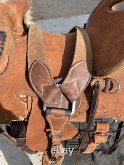 Lightly Used 15.5 Rough out, Bear Trap, Western Saddle, Bowden Mule Tree