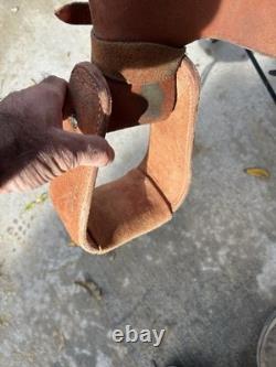 Lightly Used 15.5 Rough out, Bear Trap, Western Saddle, Bowden Mule Tree