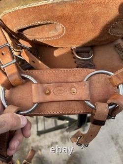 Lightly Used 15.5 Rough out, Bear Trap, Western Saddle, Bowden Mule Tree