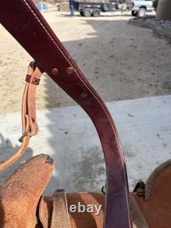 Lightly Used 15.5 Rough out, Bear Trap, Western Saddle, Bowden Mule Tree