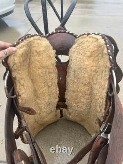 Longhorn Western Saddle