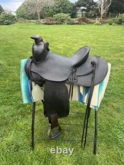 Lovely Vintage Bear Trap Style Western Saddle! Fully usable