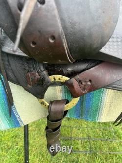 Lovely Vintage Bear Trap Style Western Saddle! Fully usable