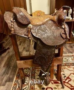 M. L. Leddy Leather Western Trail Saddle by the ML Leddy Saddle Co. 15.5 inches