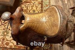 M. L. Leddy Leather Western Trail Saddle by the ML Leddy Saddle Co. 15.5 inches