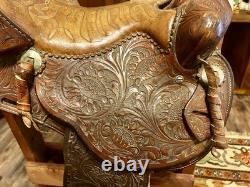 M. L. Leddy Leather Western Trail Saddle by the ML Leddy Saddle Co. 15.5 inches