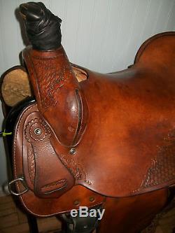 McCalls Saddle Nothwest Wade Ranch 15.5 Nice Condition