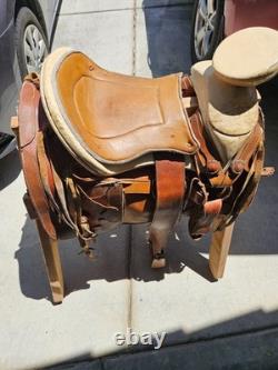 Mexican-style Carlos Navarro Western saddle Handmade leather size 17 seat