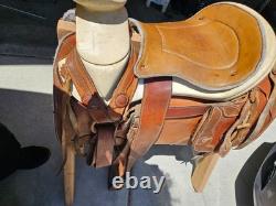Mexican-style Carlos Navarro Western saddle Handmade leather size 17 seat