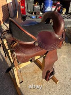 Nice Western Horse Saddle! Genuine Leather. Never used