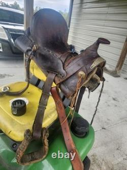 Old Antique 1900 Leather Western Saddle Fix Your Way 25.00 To Ship Free Conchos