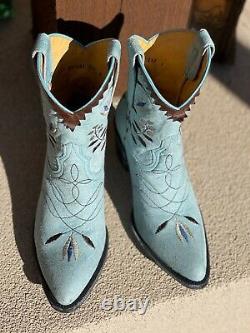 Old Gringo Short Saddle Blue Embroidered Boots Yippee Ki Yay Collection 7.5b