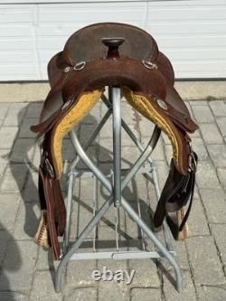 Outlaw Outfitters 17 Chocolate Roughout Trainer Western Saddle