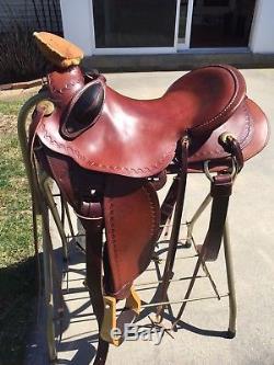 Parelli western fusion saddle in gorgeous brown leather with black trim