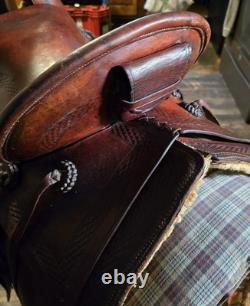 Rare Antique Western Military/Forest Service Saddle With Horseshoe Nail Pouch