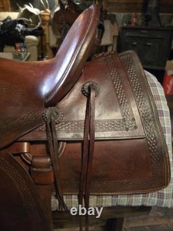 Rare Antique Western Military/Forest Service Saddle With Horseshoe Nail Pouch