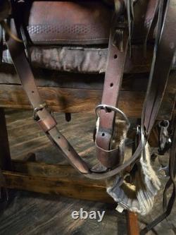 Rare Antique Western Military/Forest Service Saddle With Horseshoe Nail Pouch