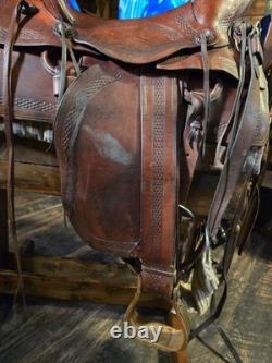 Rare Antique Western Military/Forest Service Saddle With Horseshoe Nail Pouch
