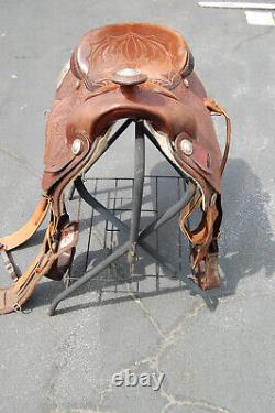 Roma Allen Western saddle 15 1/2 seat has nice silver