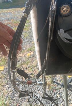 SADDLE, Bridle, 2 Saddle blanket/pads and extra tack Western Black Local Pickup