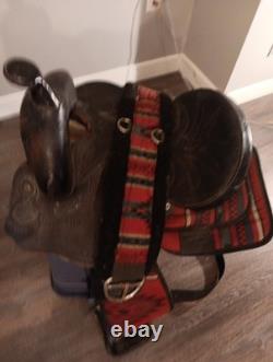 Saddle King Cordura Western Horse Saddle 16 Red Aztec Design. RARE VTG. SADDLE