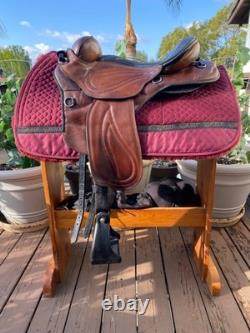 Sensation Ride treeless saddle Western Sport 15 seat with multiple accessories