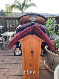 Sensation Ride treeless saddle Western Sport 15 seat with multiple accessories