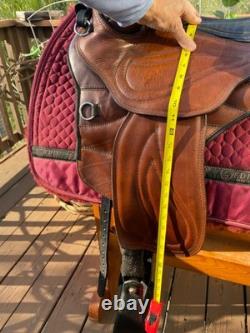 Sensation Ride treeless saddle Western Sport 15 seat with multiple accessories