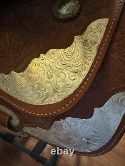 Showman Corriente Western Show Saddle 15 Inch Silver Tooled Showman Corriente Western Show Saddle 15 Inch Silver Tooled