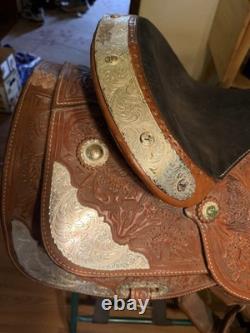 Showman Corriente Western Show Saddle 15 Inch Silver Tooled Showman Corriente Western Show Saddle 15 Inch Silver Tooled