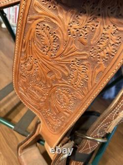 Showman Corriente Western Show Saddle 15 Inch Silver Tooled