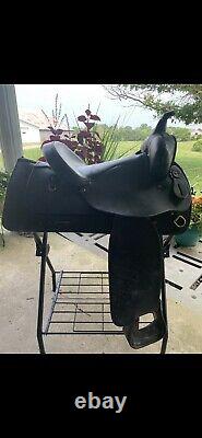 Simco 8691 western saddle 15 inch. Suitable for walking horse