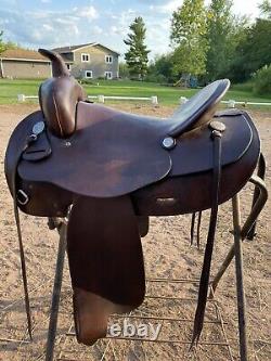 Simco Smooth Seat Western Saddle, 16 Seat