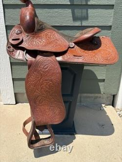 Simco Western Pleasure / Trail Saddle 15 Seat Honey Brown, Hand Tooled