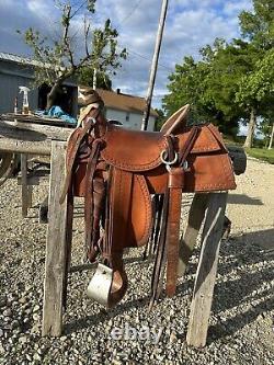 Slick fork saddle