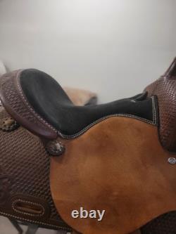 Super comfy leather Western trail saddle with stirrups included. Only ridden 3x