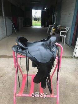 Synergist Endurance trail saddle 15 extra wide tree can be fit to wide tree