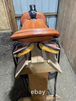 Synergist Western Saddle 17 Seat with the famous jean seamEnglish rigging