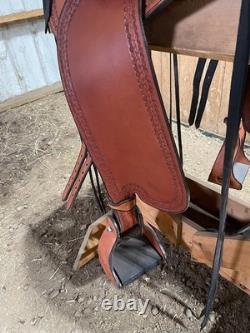 Synergist Western Saddle 17 Seat with the famous jean seamEnglish rigging