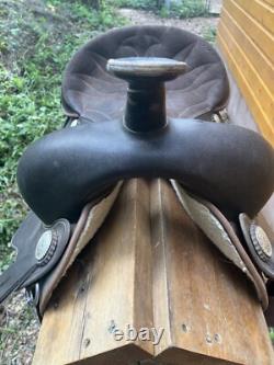 Synthetic Wintec western trail saddle, used, lightweight, see pics