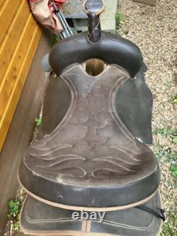 Synthetic Wintec western trail saddle, used, lightweight, see pics