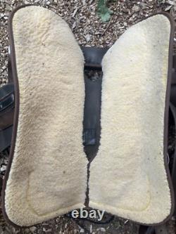 Synthetic Wintec western trail saddle, used, lightweight, see pics