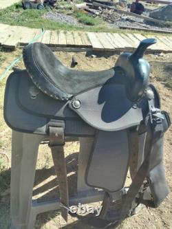 Synthetic western trail saddle, used, lightweight, see pics