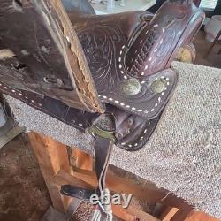 Traditional Tooled Buckstitch Leather Western Saddle, Brown 14 in for Horse
