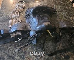 Training Saddle 10 Inch Black Tooled Leather Work Design Mexico Beautiful Vtg