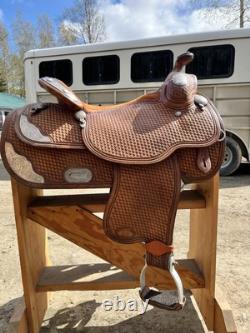 Trophy Tack Light Oil Western Show Saddle, 16 Seat