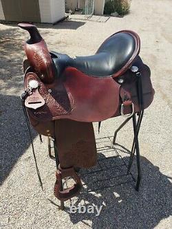 Tucker High Plains Western Saddle Wide Classic Tree 16.5 Seat