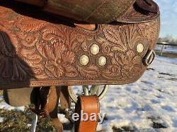 Used 15.5 tooled Western Show Saddle US made Geidel's Custom Saddlery