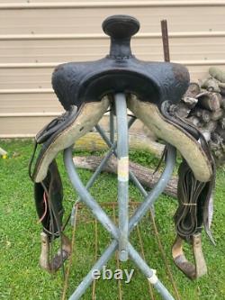 Used 15 Big WithWestern Saddlery black round skirt saddle US made