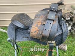 Used 15 Big WithWestern Saddlery black round skirt saddle US made